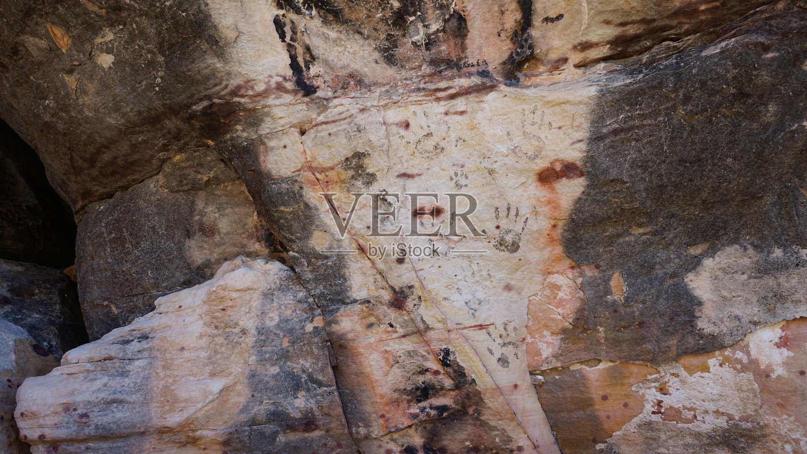 红岩峡谷岩画照片摄影图片