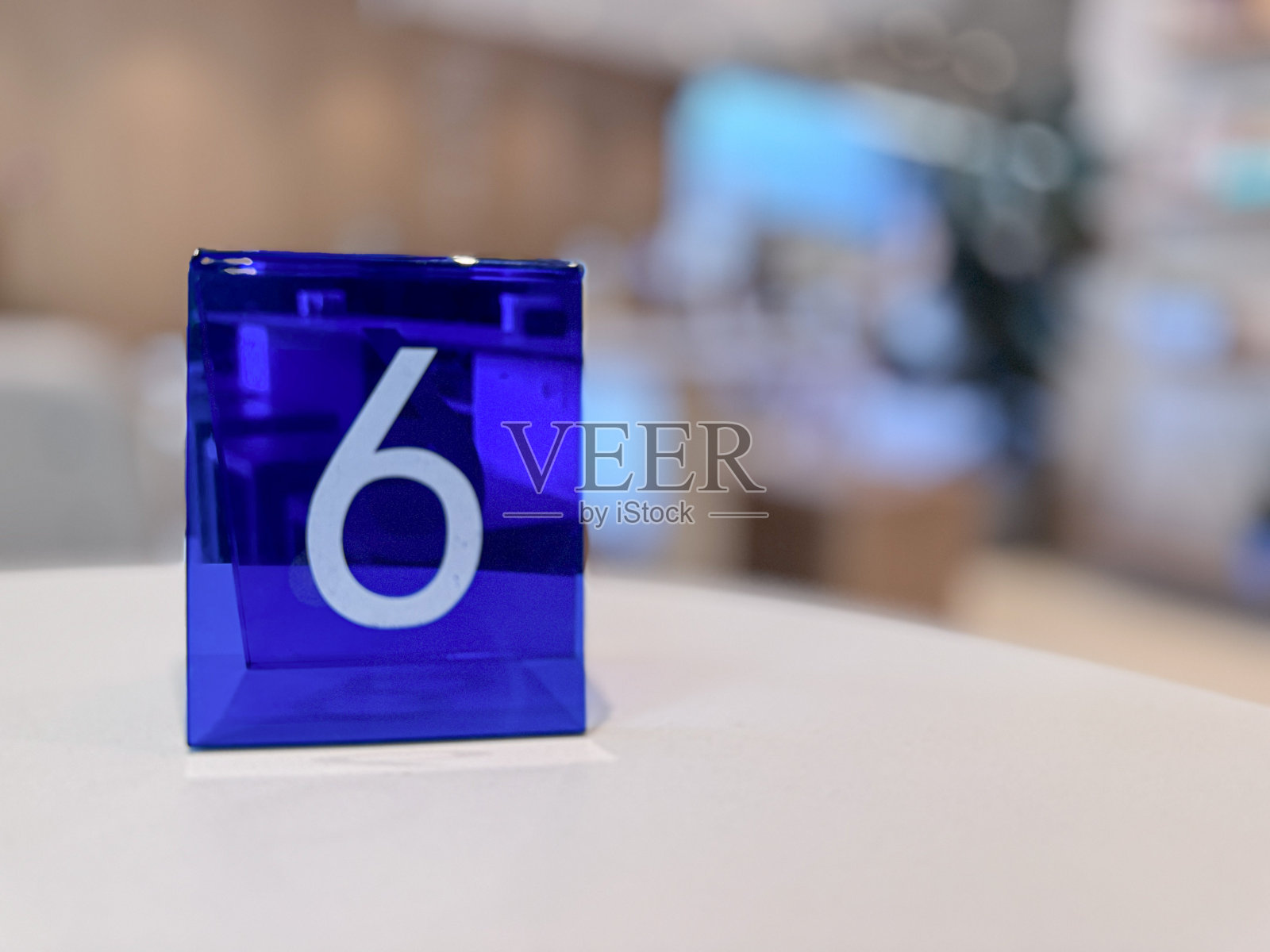 6号蓝色咖啡标签照片摄影图片