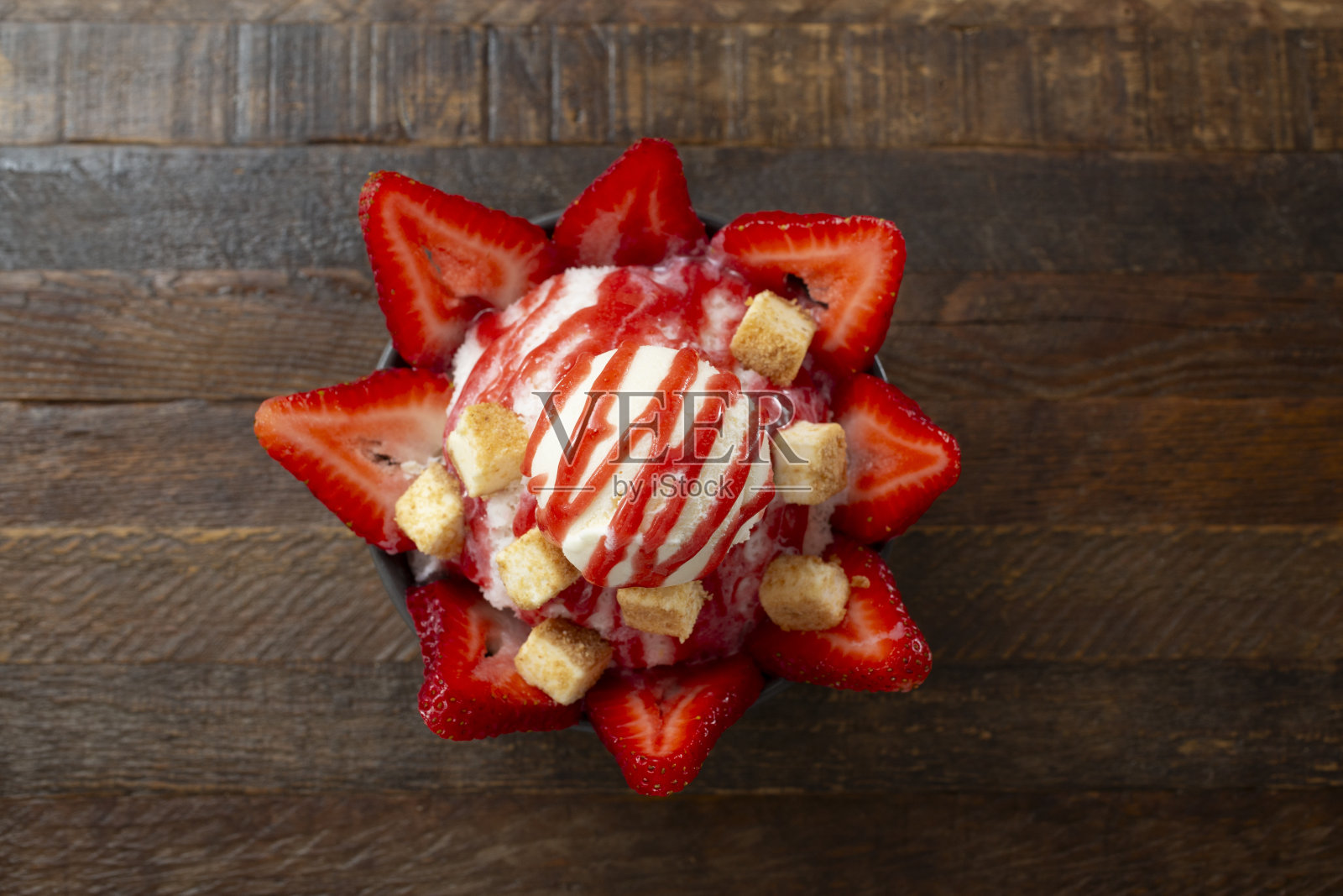 TD草莓冰糕照片摄影图片