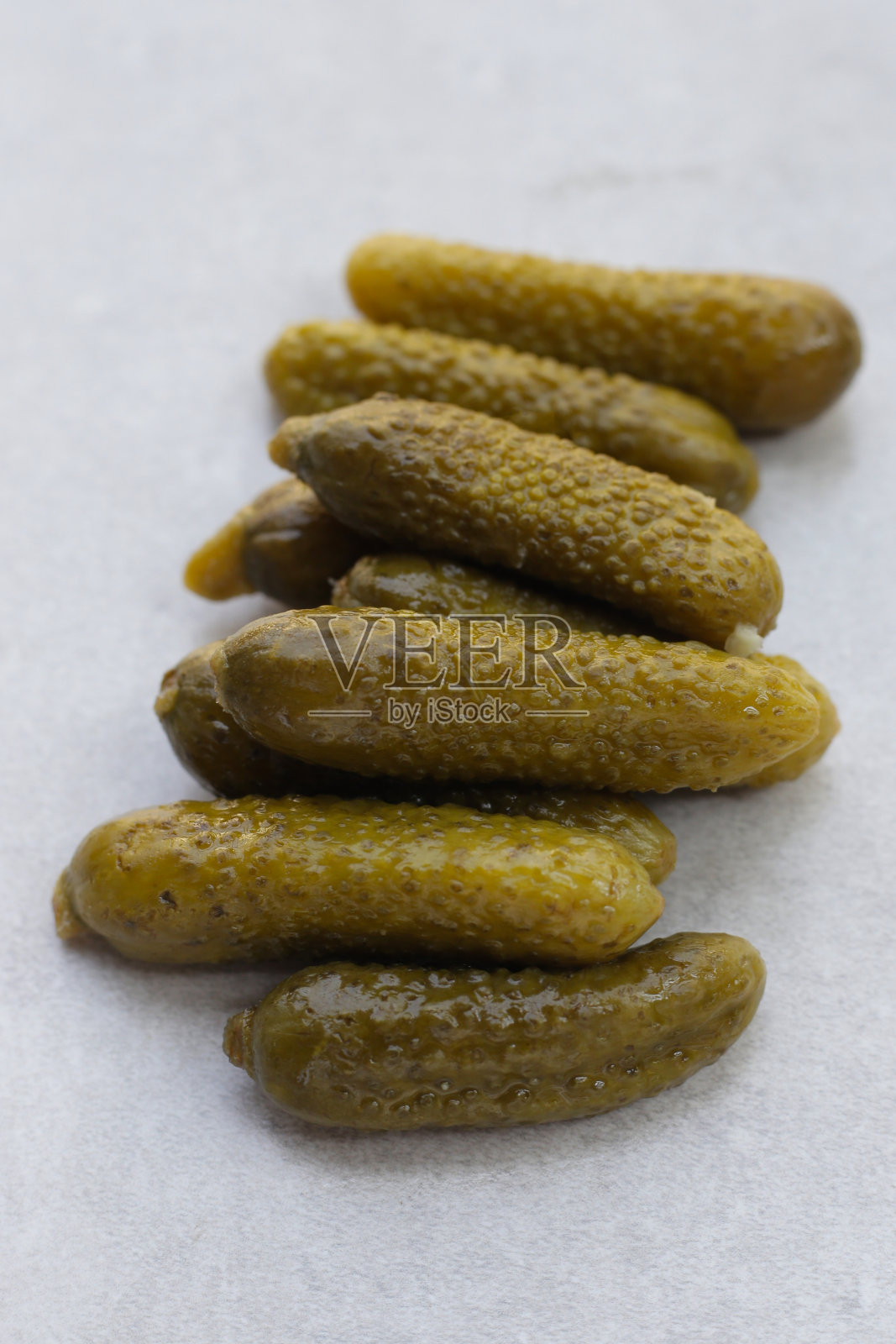 美味的腌黄瓜。发酵的蔬菜照片摄影图片