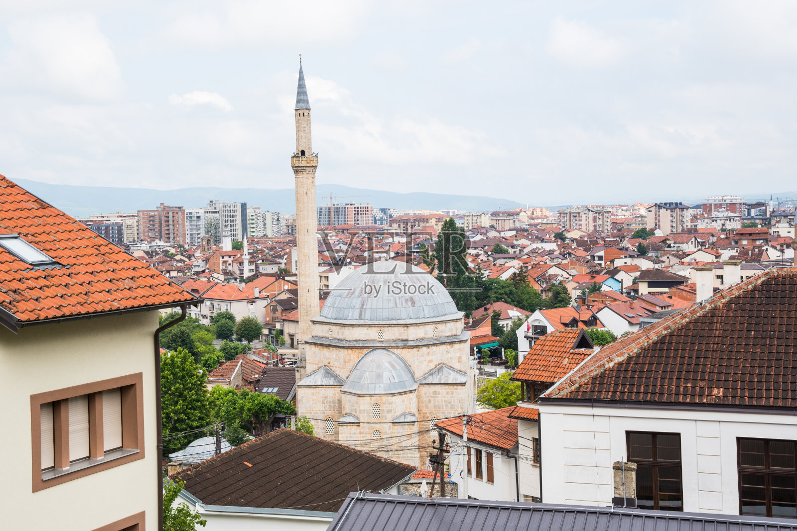 科索沃普里兹伦市的希南帕夏清真寺照片摄影图片