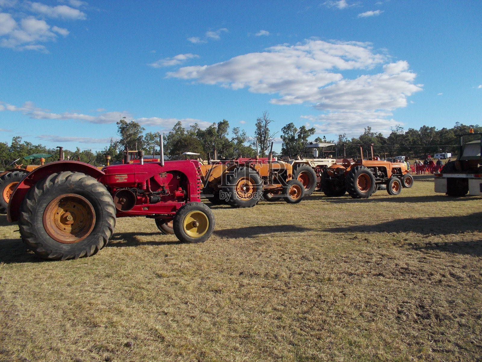 Coolatai老式拖拉机拉照片摄影图片