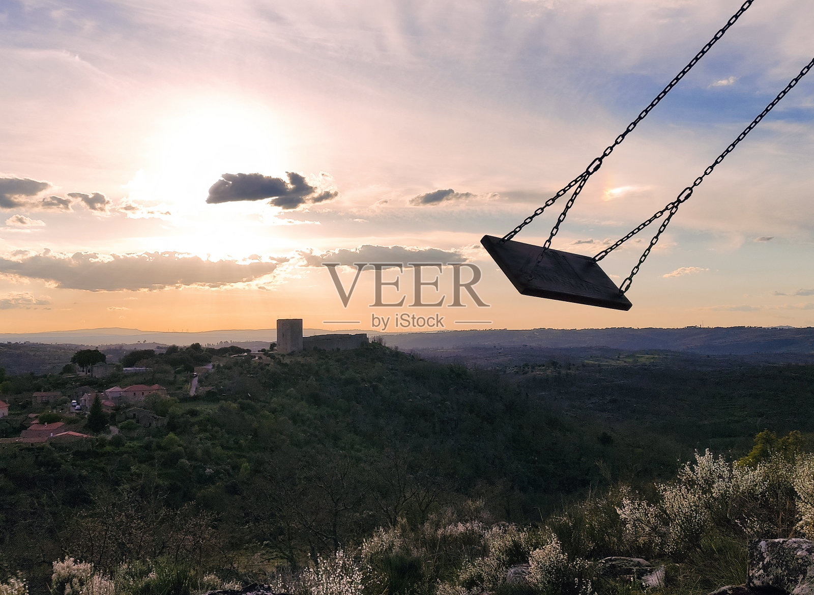 在葡萄牙的维拉尔·迈奥尔·萨布加尔山顶照片摄影图片