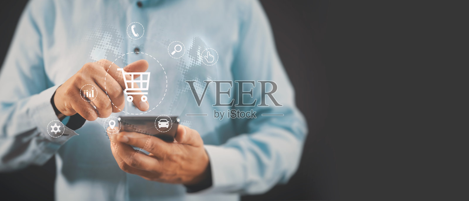 网上购物的概念。男子使用智能手机照片摄影图片