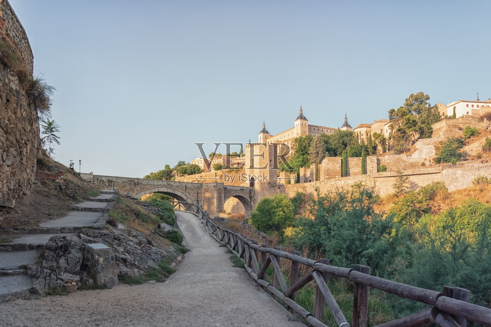西班牙中部的托莱多照片摄影图片