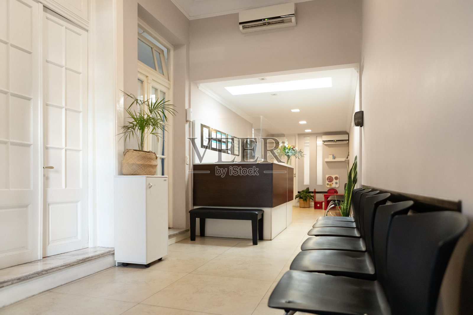 没有人的诊所候诊室照片摄影图片