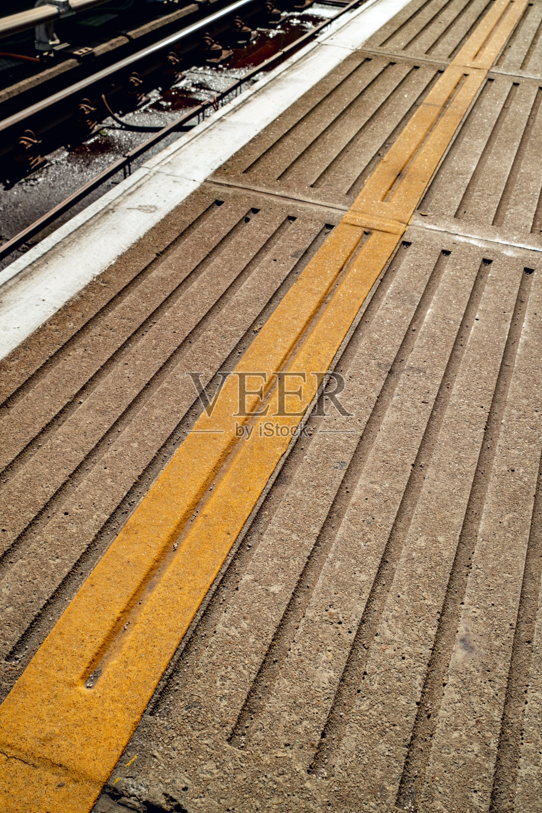 码头区轻轨月台照片摄影图片