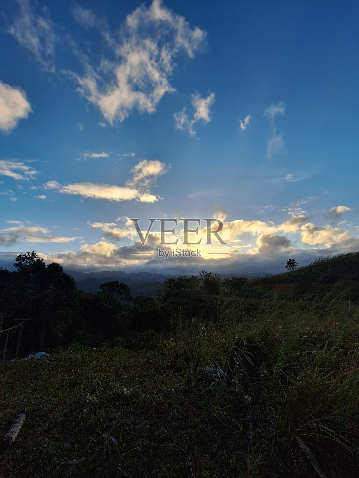 山日出晨云剪影照片摄影图片