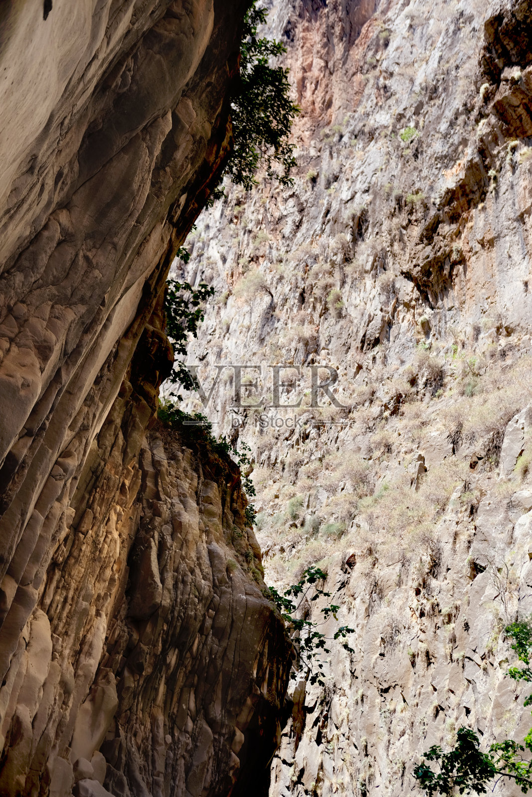 土耳其萨克利肯特国家公园峡谷内的地质自然层景观照片摄影图片