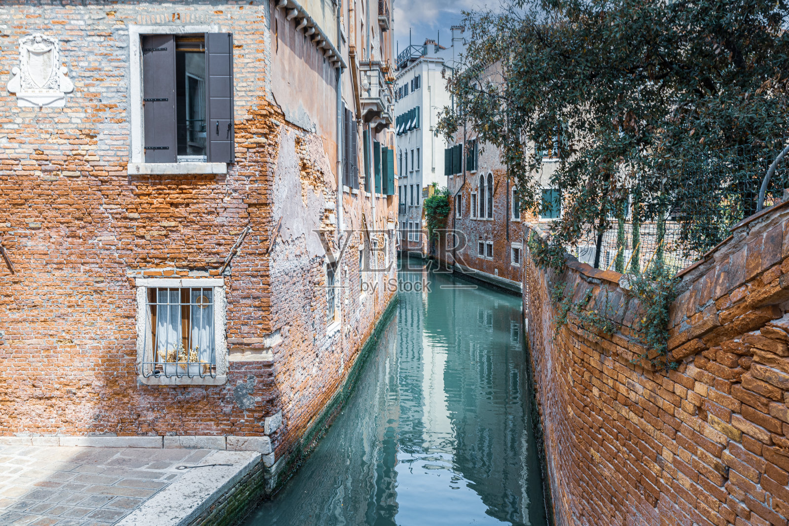 意大利威尼斯美丽的运河街道照片摄影图片