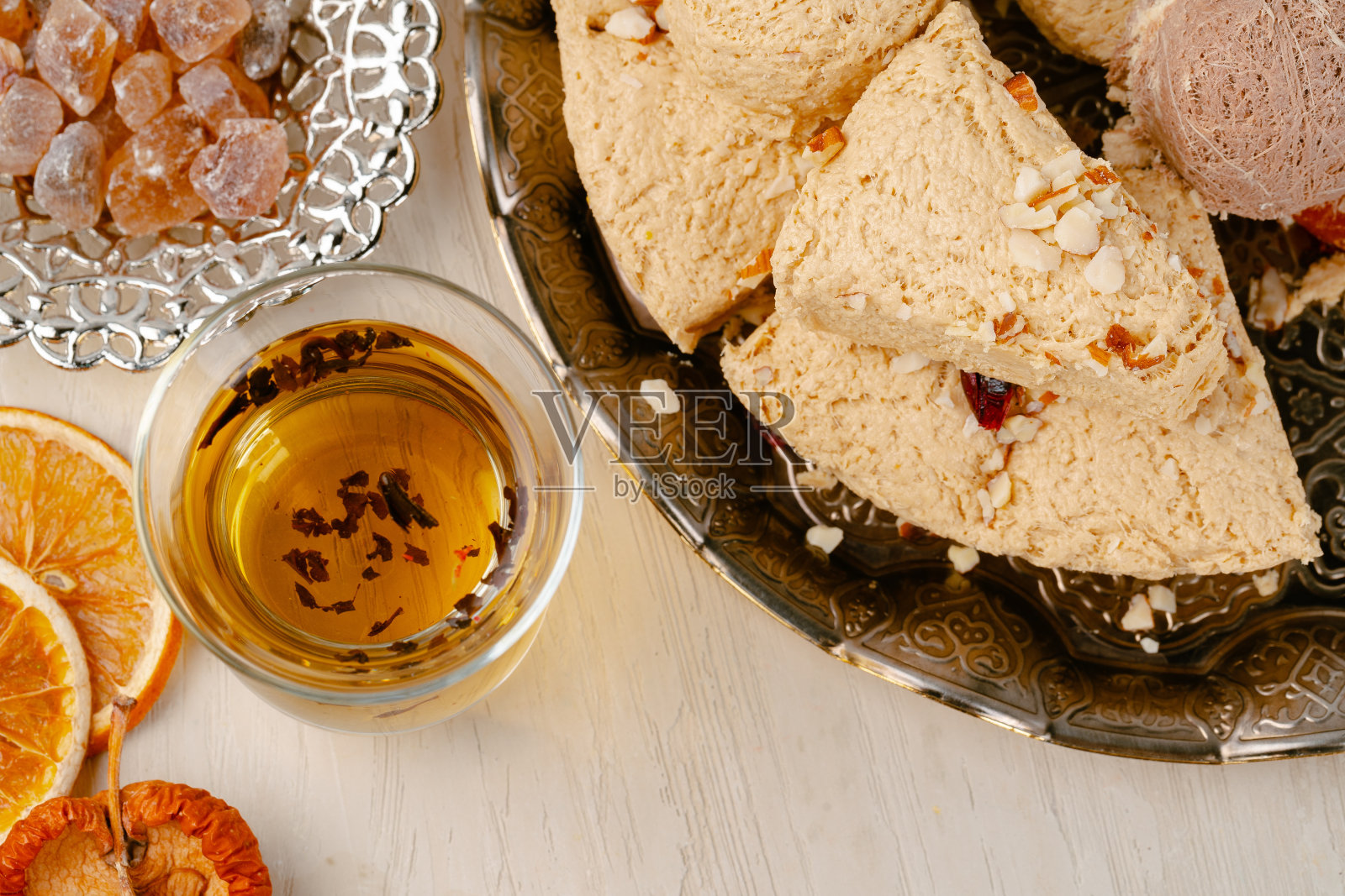 土耳其halva用玻璃杯盛茶照片摄影图片