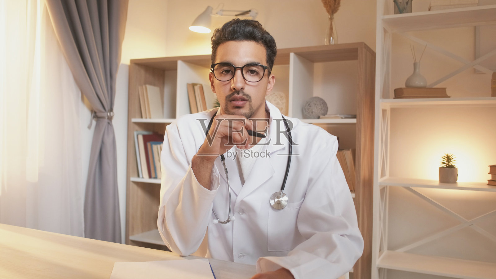 医疗保健专业视频医生办公室照片摄影图片