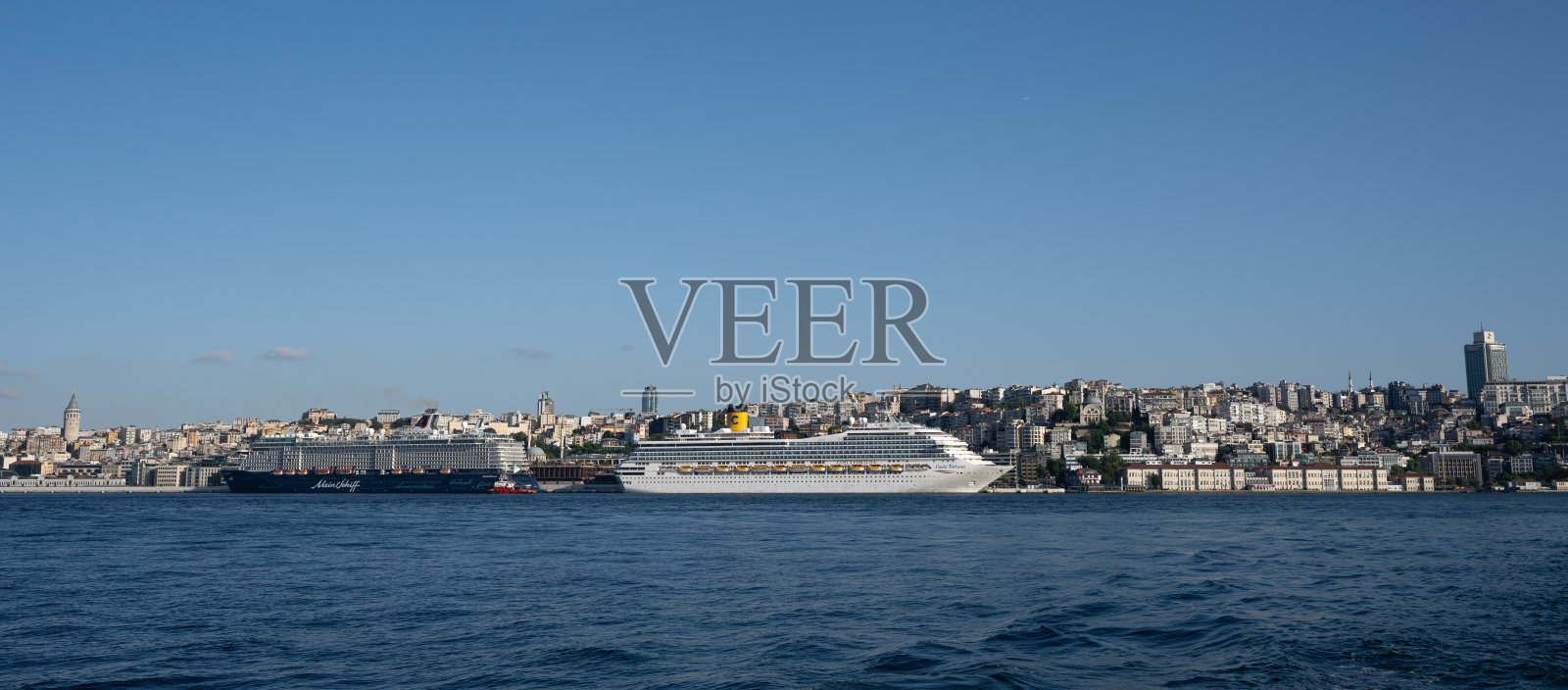 博斯普鲁斯海峡上加拉波特的全景图照片摄影图片