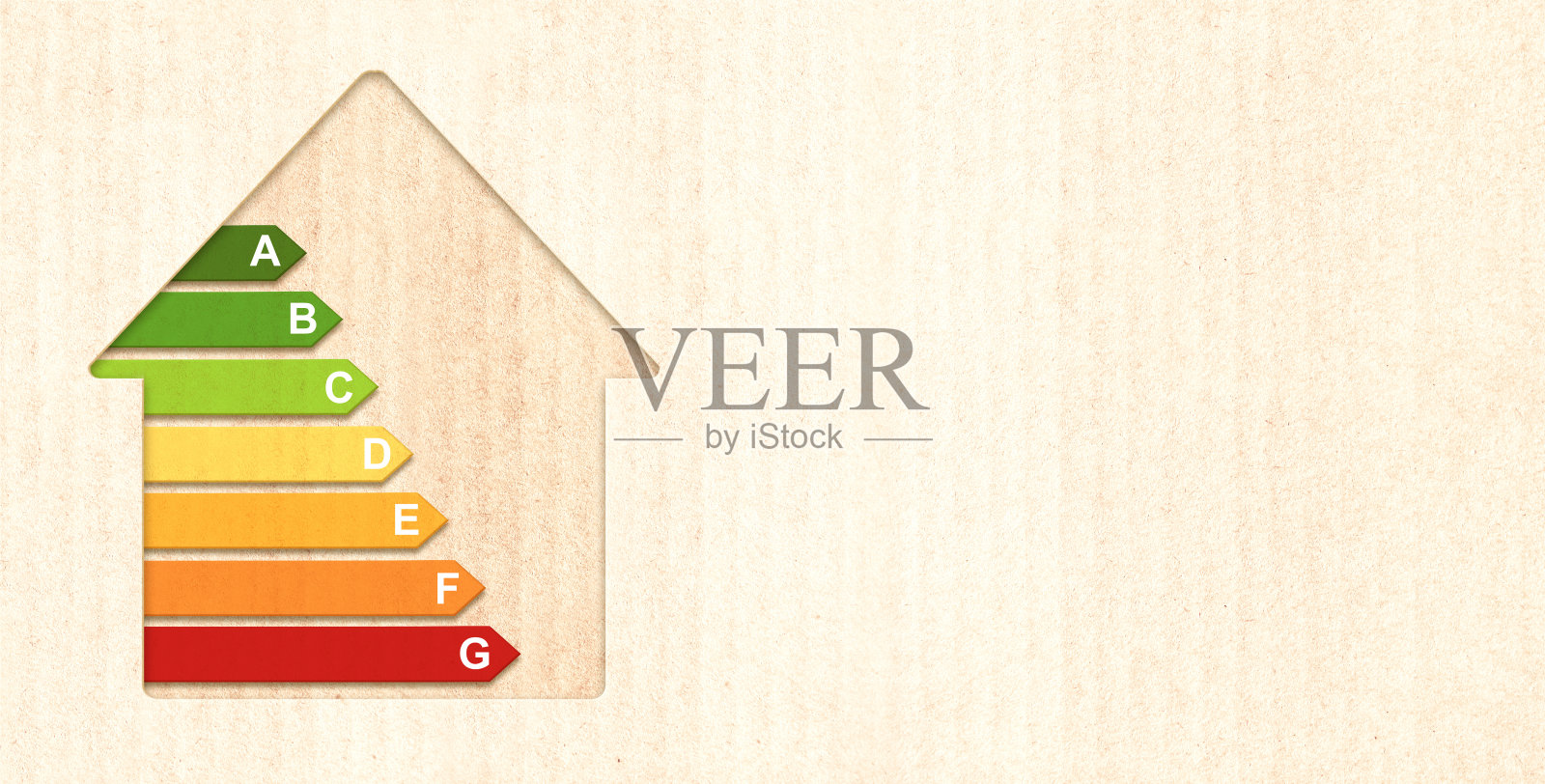 纸板纹理上的能源效率图表。带有环保纸纹理和节能房屋标志的水平横幅。能量类，生物能量和生态概念。文本复制空间照片摄影图片