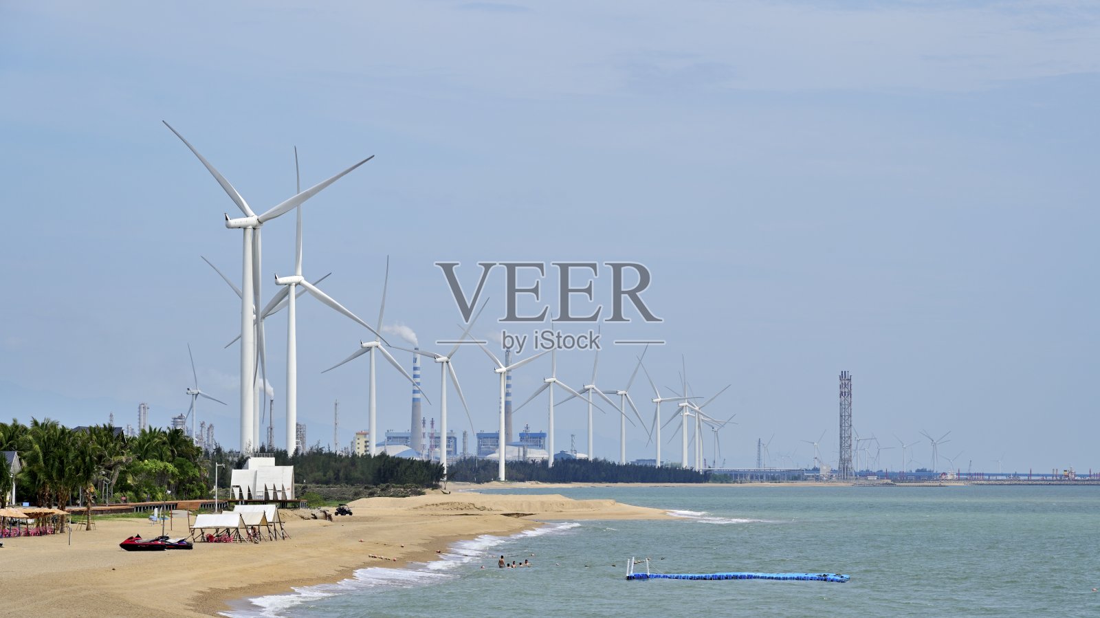 海南岛西海岸的风力涡轮机照片摄影图片