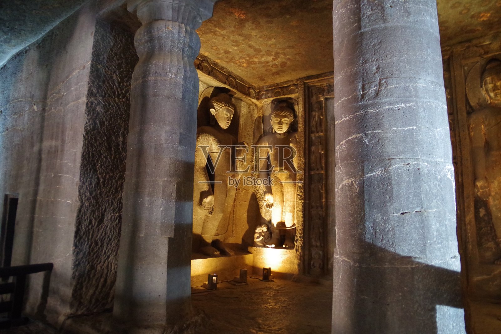 印度的阿旃陀石窟照片摄影图片