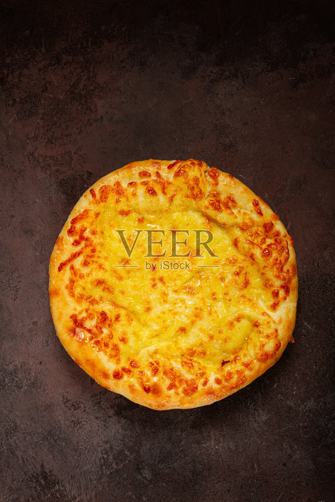 Megrelian的khachhapuri，一种传统的格鲁吉亚菜，奶酪面饼，俯视图，没有人，照片摄影图片