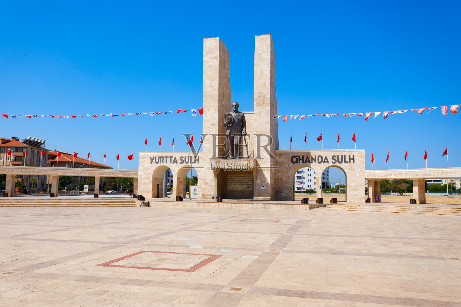 土耳其迪迪姆的穆斯塔法·凯末尔·阿塔图尔克纪念碑照片摄影图片