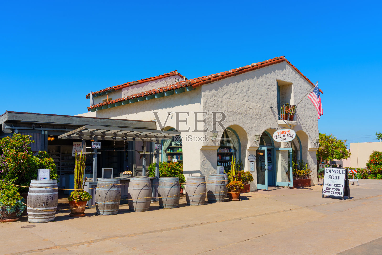 圣地亚哥老城区的蜡烛和肥皂店照片摄影图片