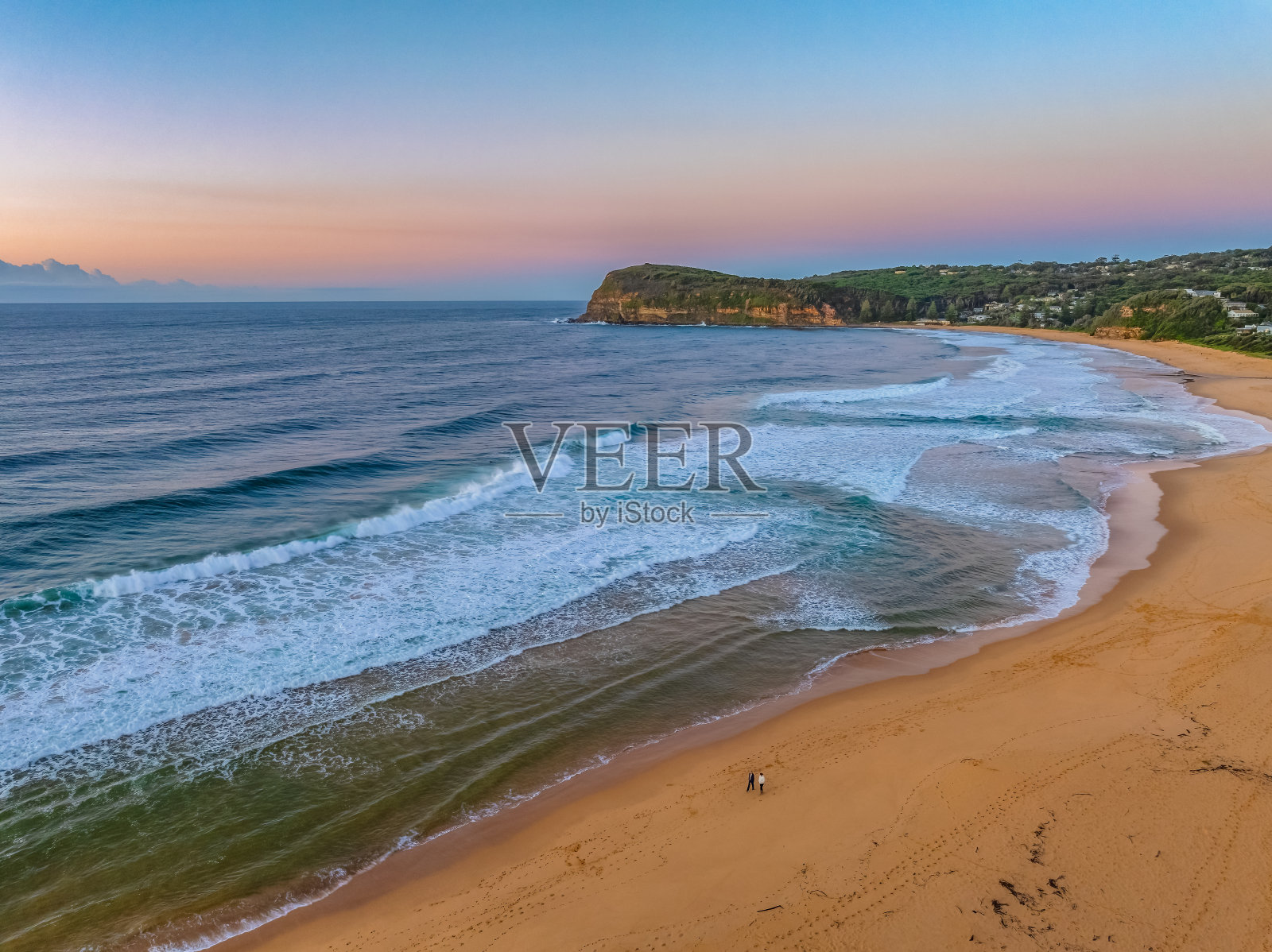 日出海景和晴朗的天空照片摄影图片
