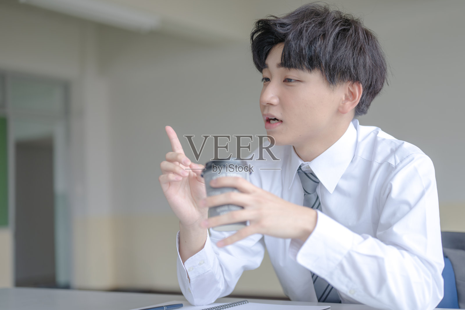 咖啡和商人照片摄影图片