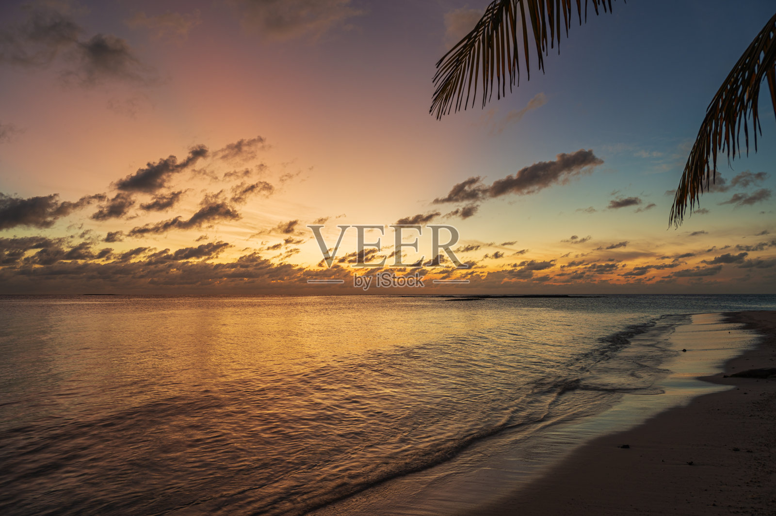 黄昏的背景夕阳在热带天堂海滩照片摄影图片