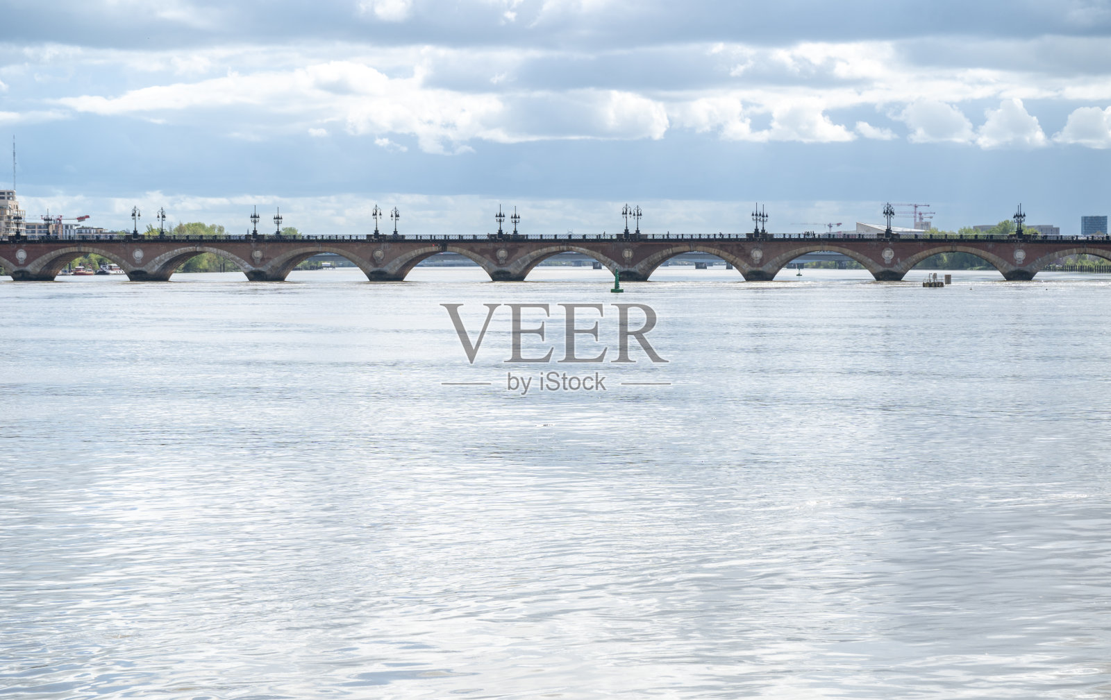 波尔多加龙河上的皮埃尔桥或石桥，编辑图片照片摄影图片