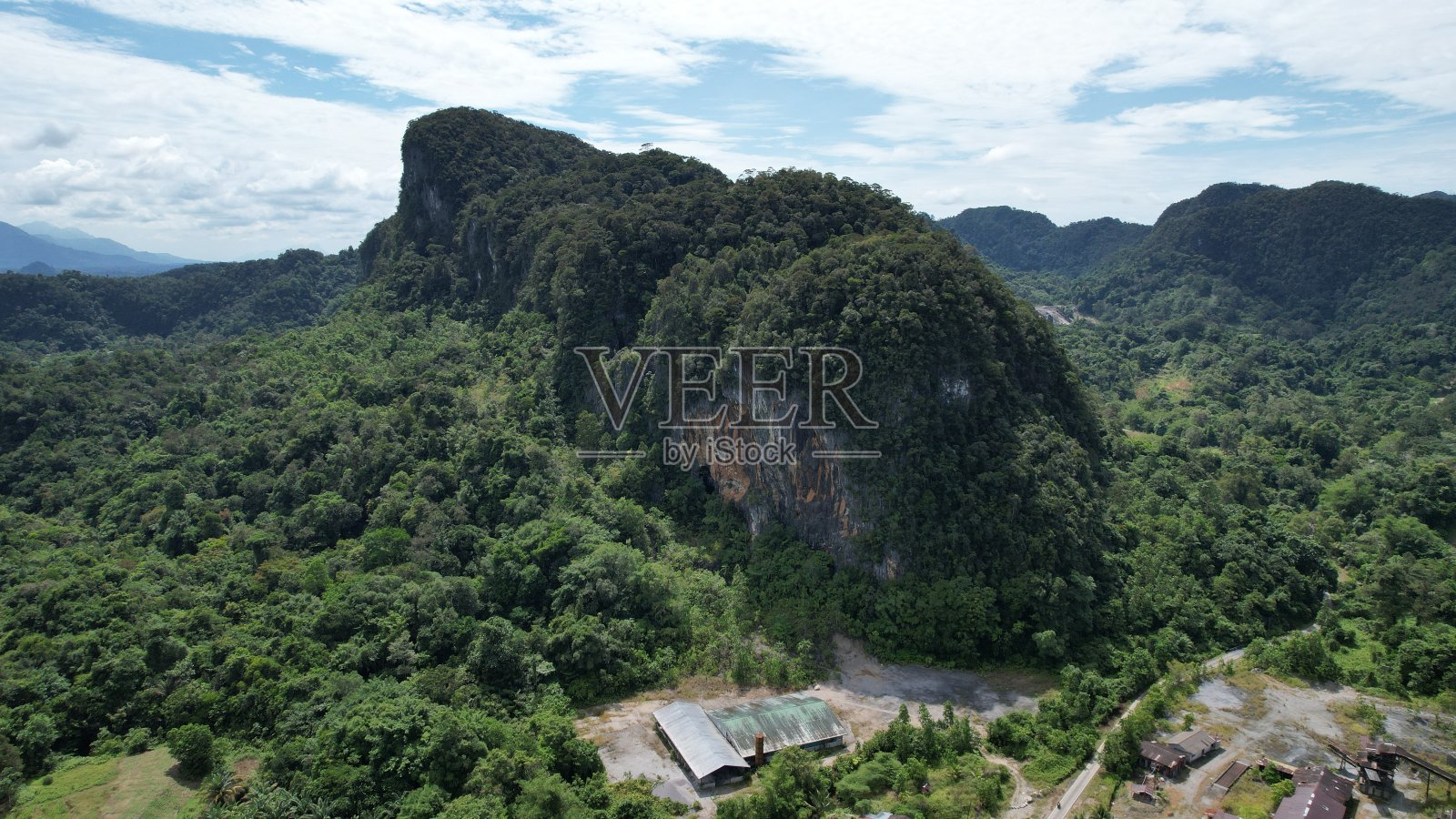 马来西亚婆罗洲沙捞越的精灵洞和风洞照片摄影图片