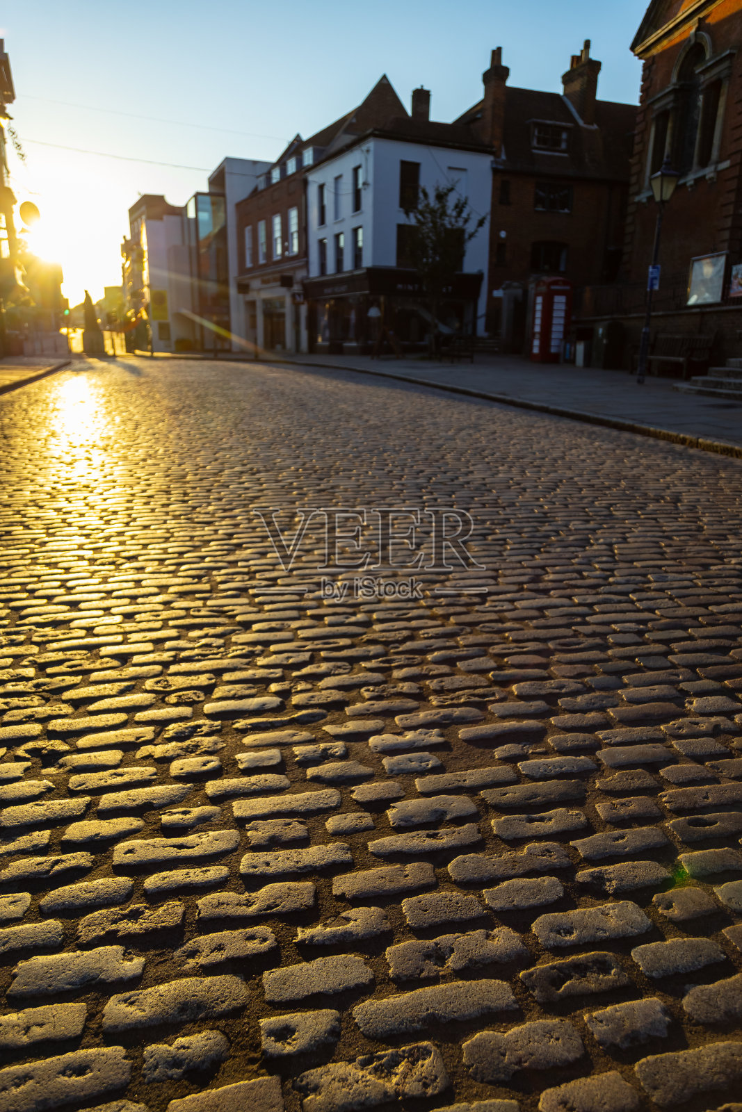 英格兰萨里郡的吉尔福德高街照片摄影图片