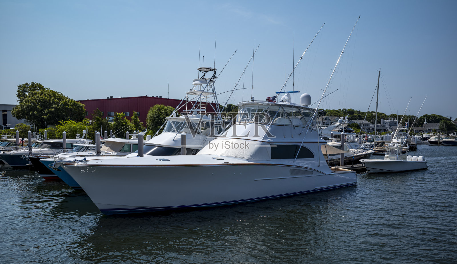 科德角繁忙的法尔茅斯港照片摄影图片