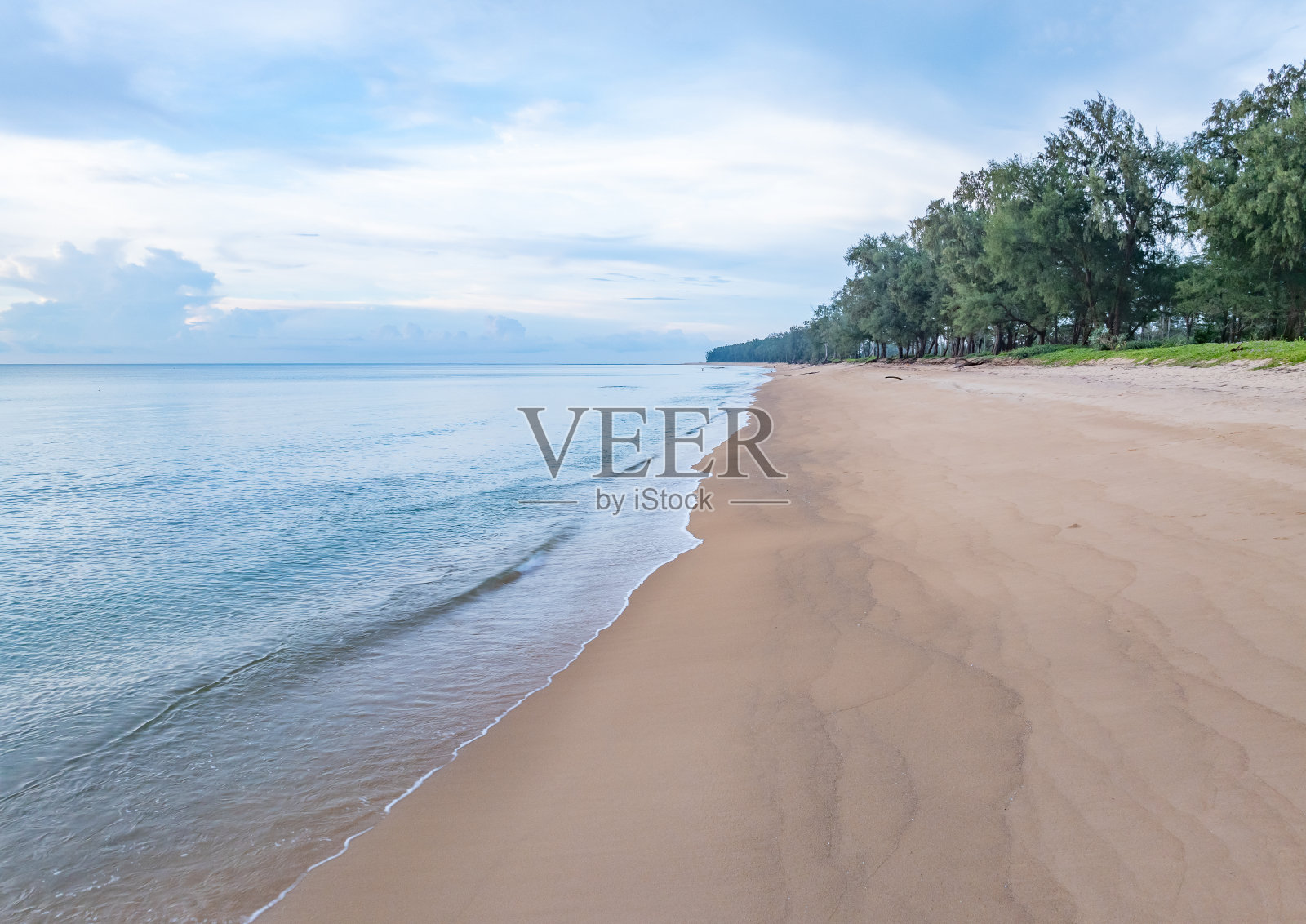 泰国普吉岛海滩的夏季海滩，概念旅游和旅游，空海滩是安达曼海著名的旅游目的地照片摄影图片