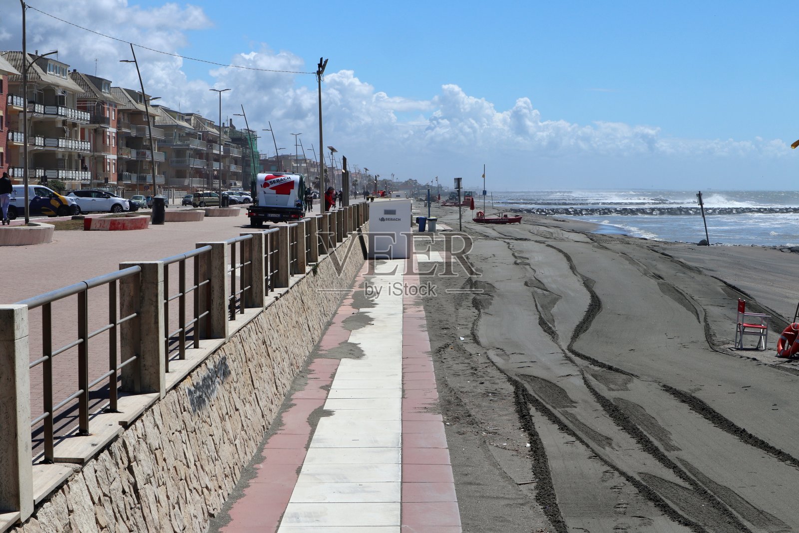 Lido di Ostia -瞥见Duca degli Abruzzi长廊上的红色海滩照片摄影图片
