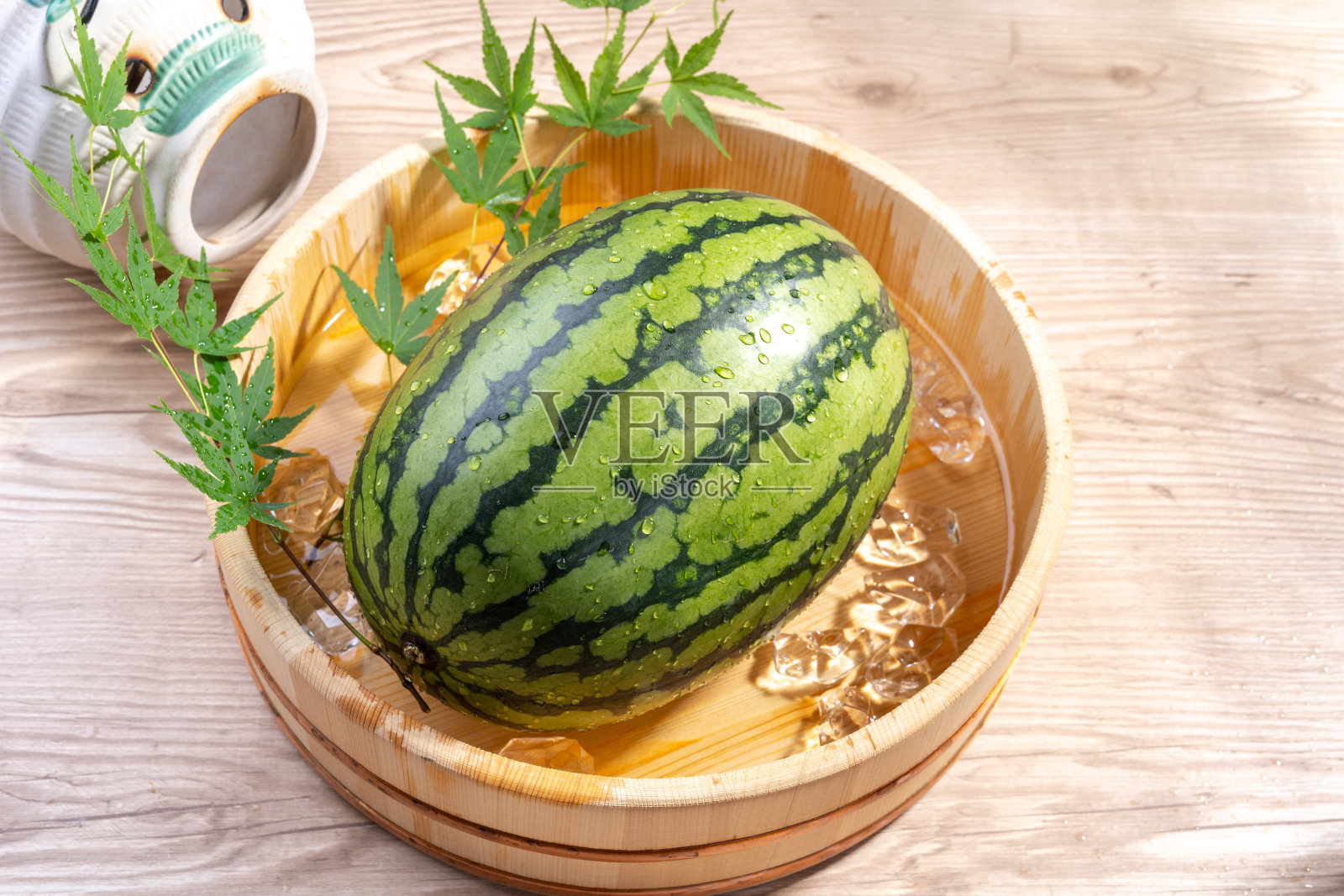 冷藏西瓜照片摄影图片