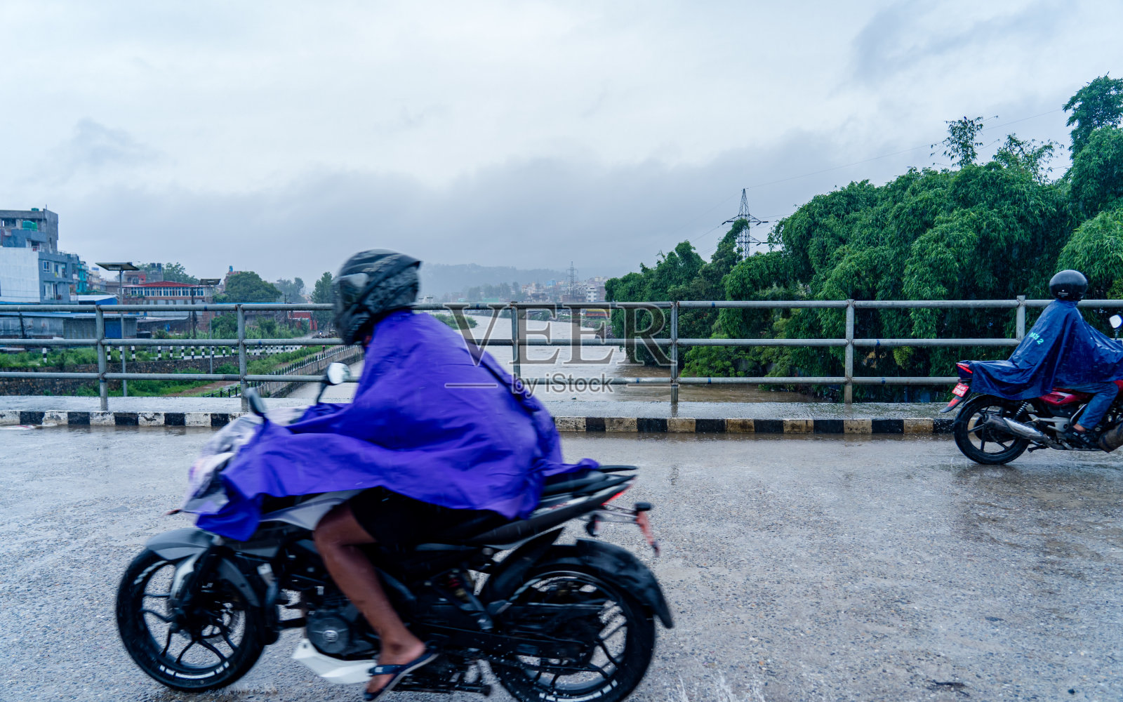 加德满都大雨倾盆照片摄影图片