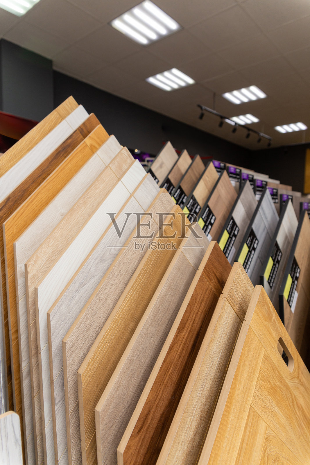 地板用带图案和木材纹理的层压板或镶木地板样品照片摄影图片