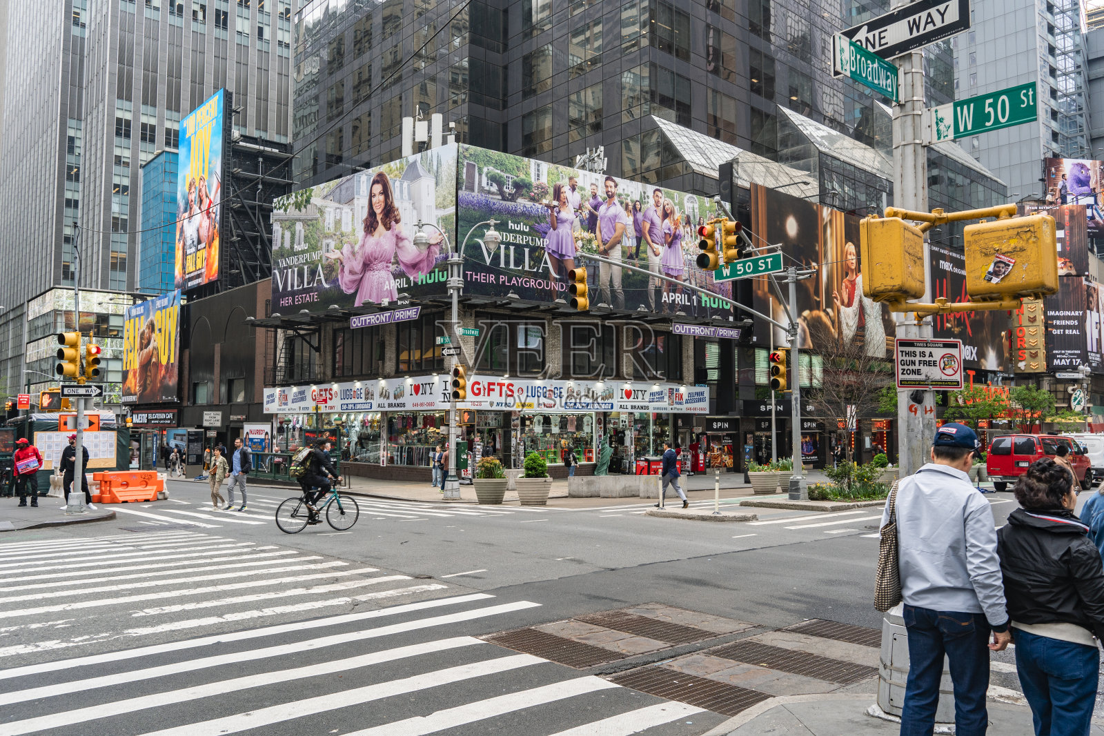 时代广场是曼哈顿和纽约最著名的地方之一，全世界都知道。照片摄影图片