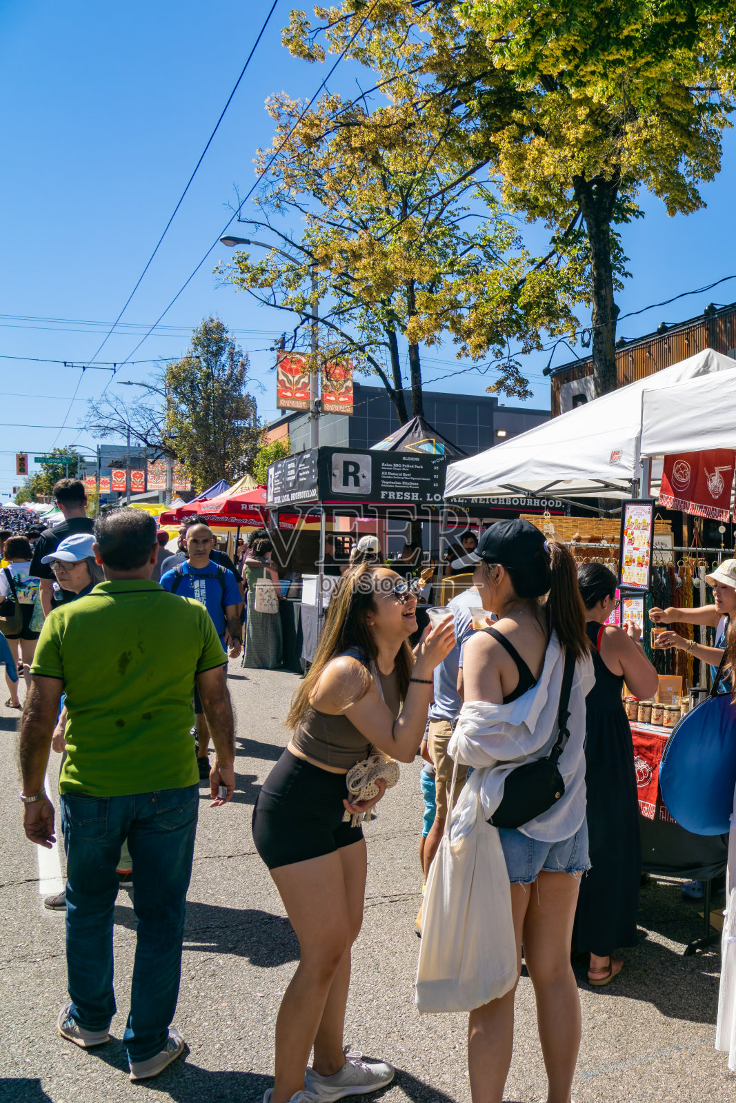 哈萨哈诺街派对2024照片摄影图片