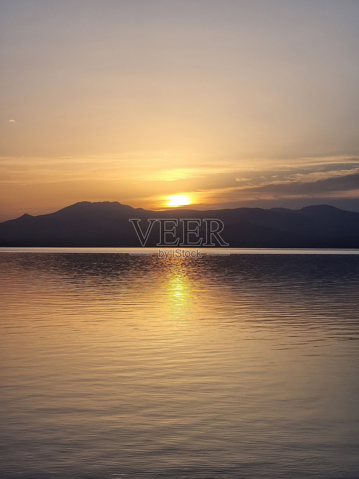 土耳其凡省埃德雷米特地区的日落照片摄影图片