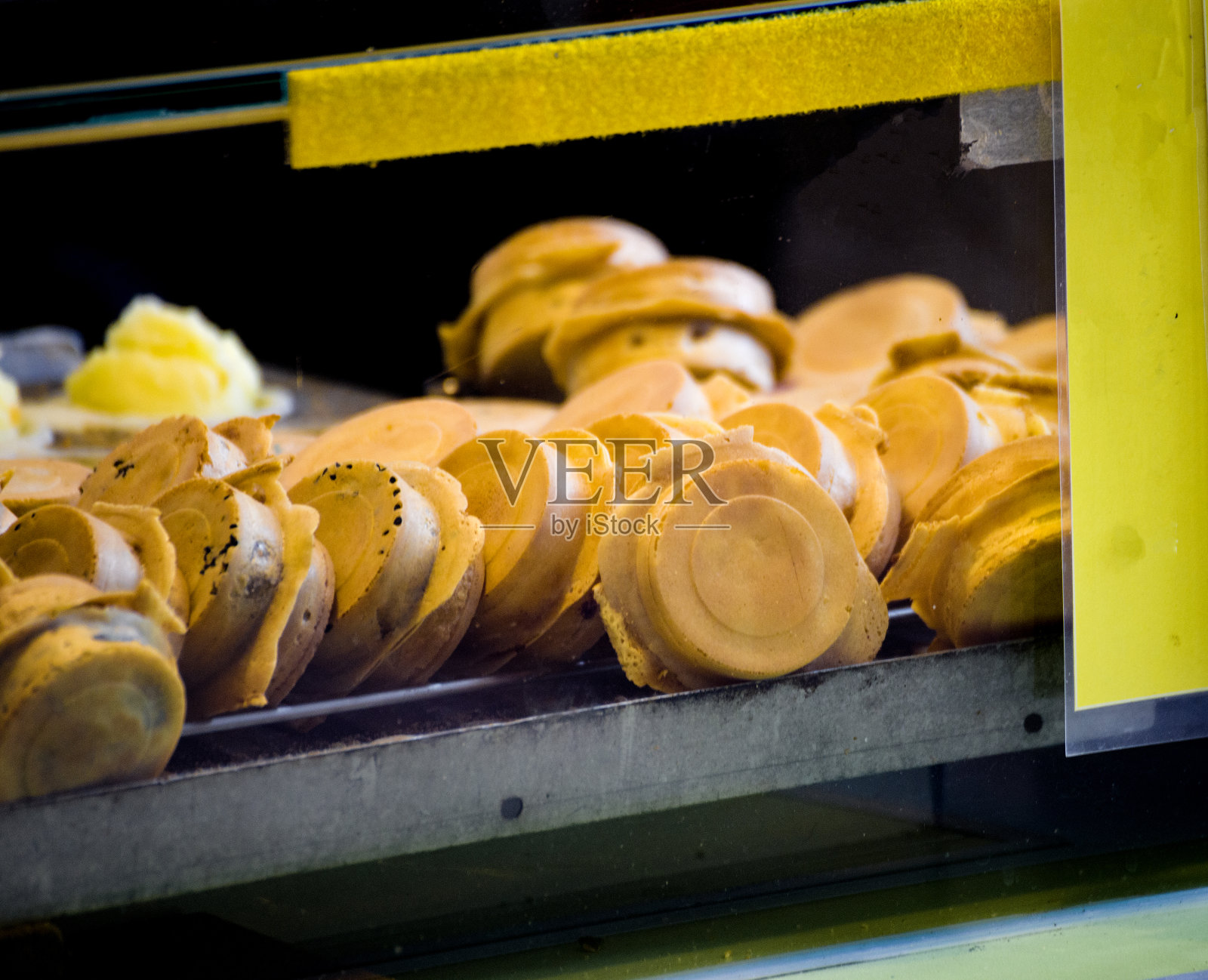 车轮蛋糕的诞生照片摄影图片