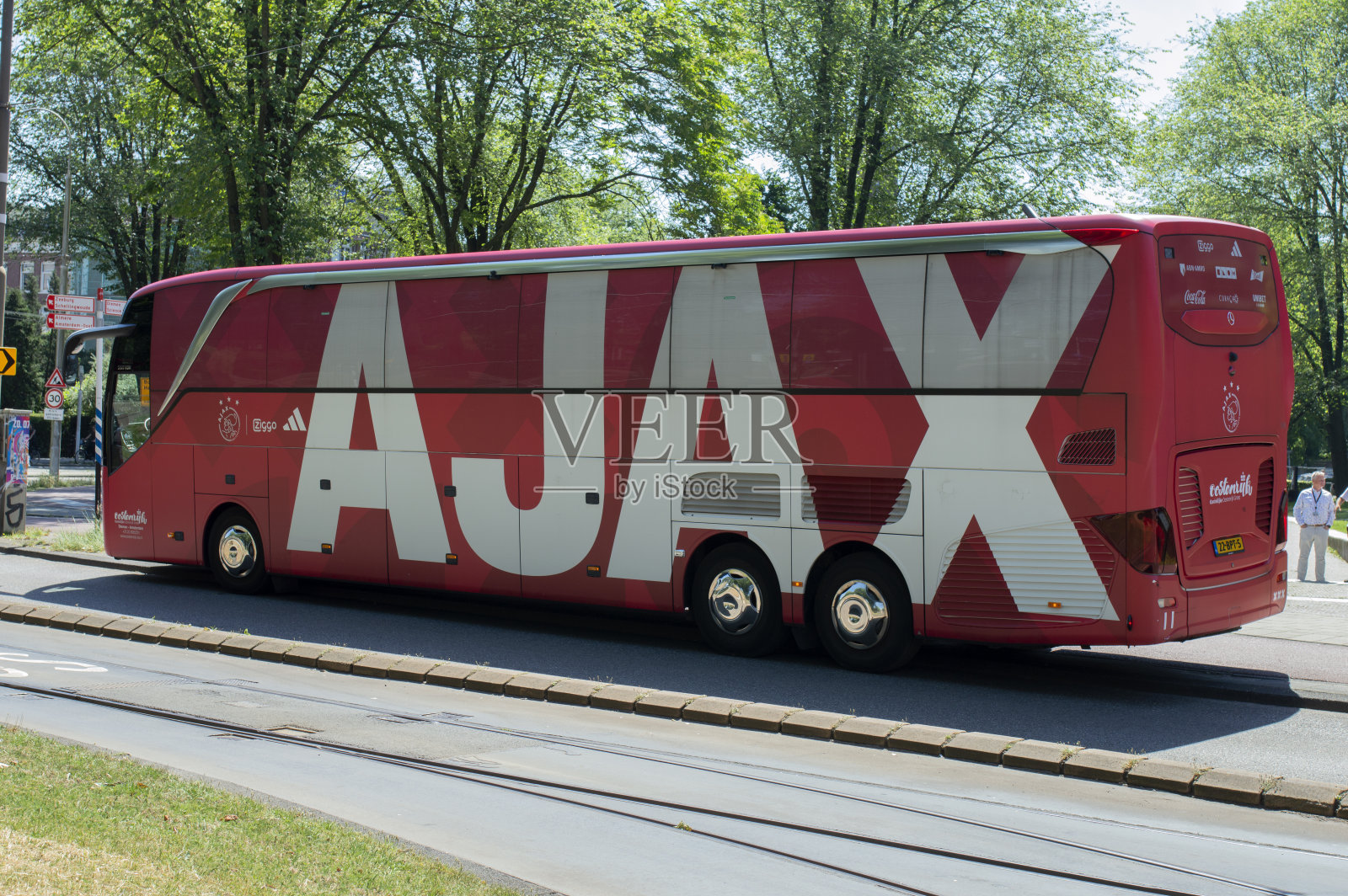 阿贾克斯旅游巴士在荷兰阿姆斯特丹27-6-2024照片摄影图片