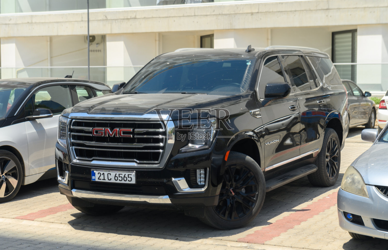 GMC黑色轿车特写照片摄影图片