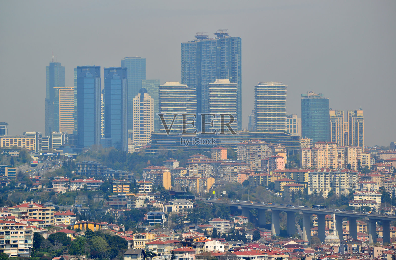 从土耳其伊斯坦布尔的摩天大楼眺望照片摄影图片