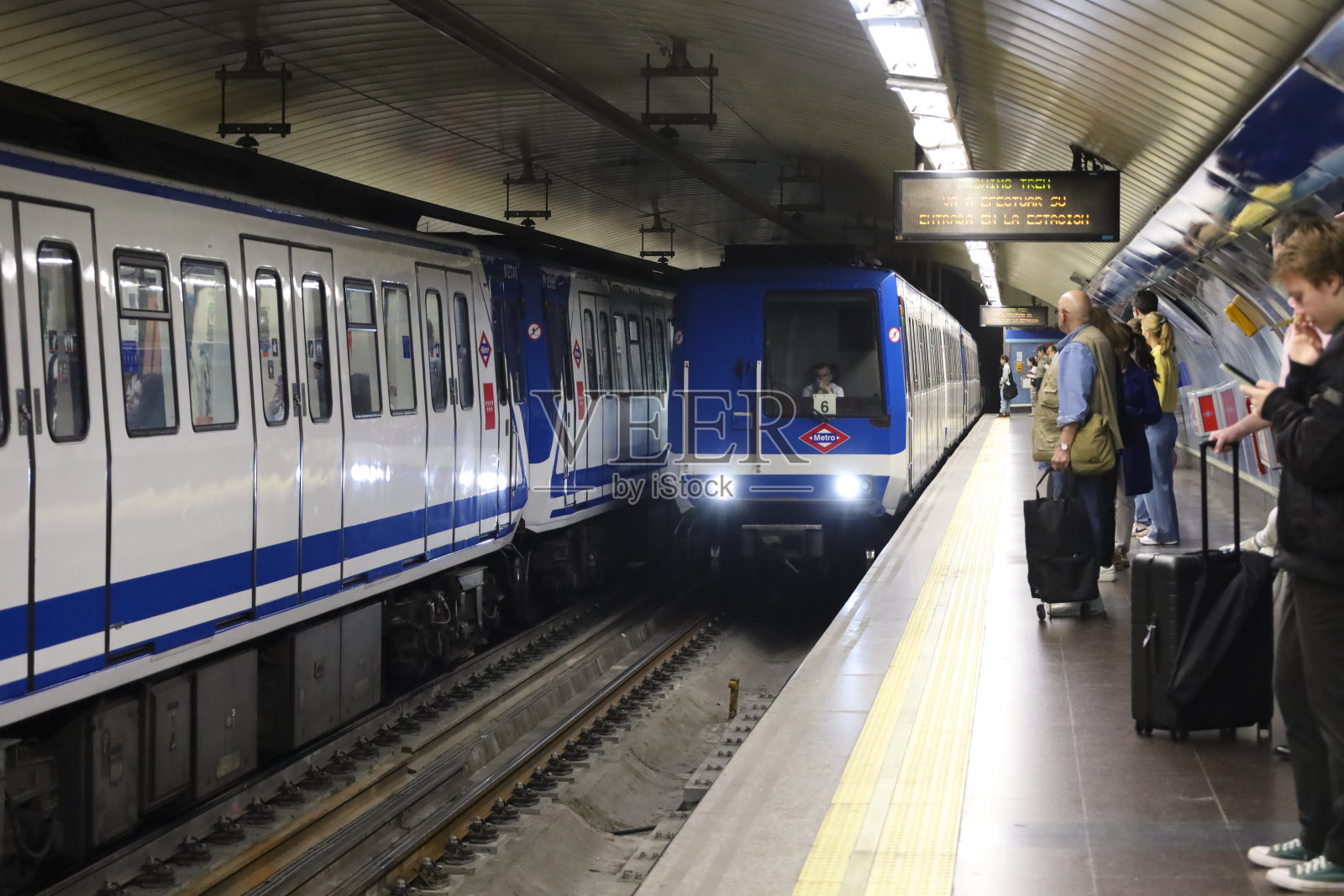 马德里市的地铁站照片摄影图片