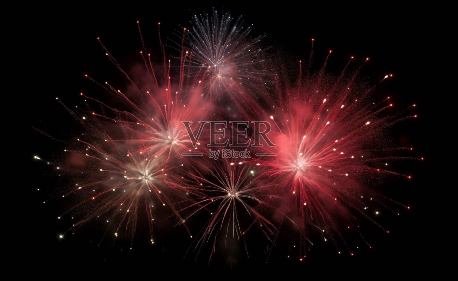 不同颜色和类型的烟花在天空的背景照片摄影图片