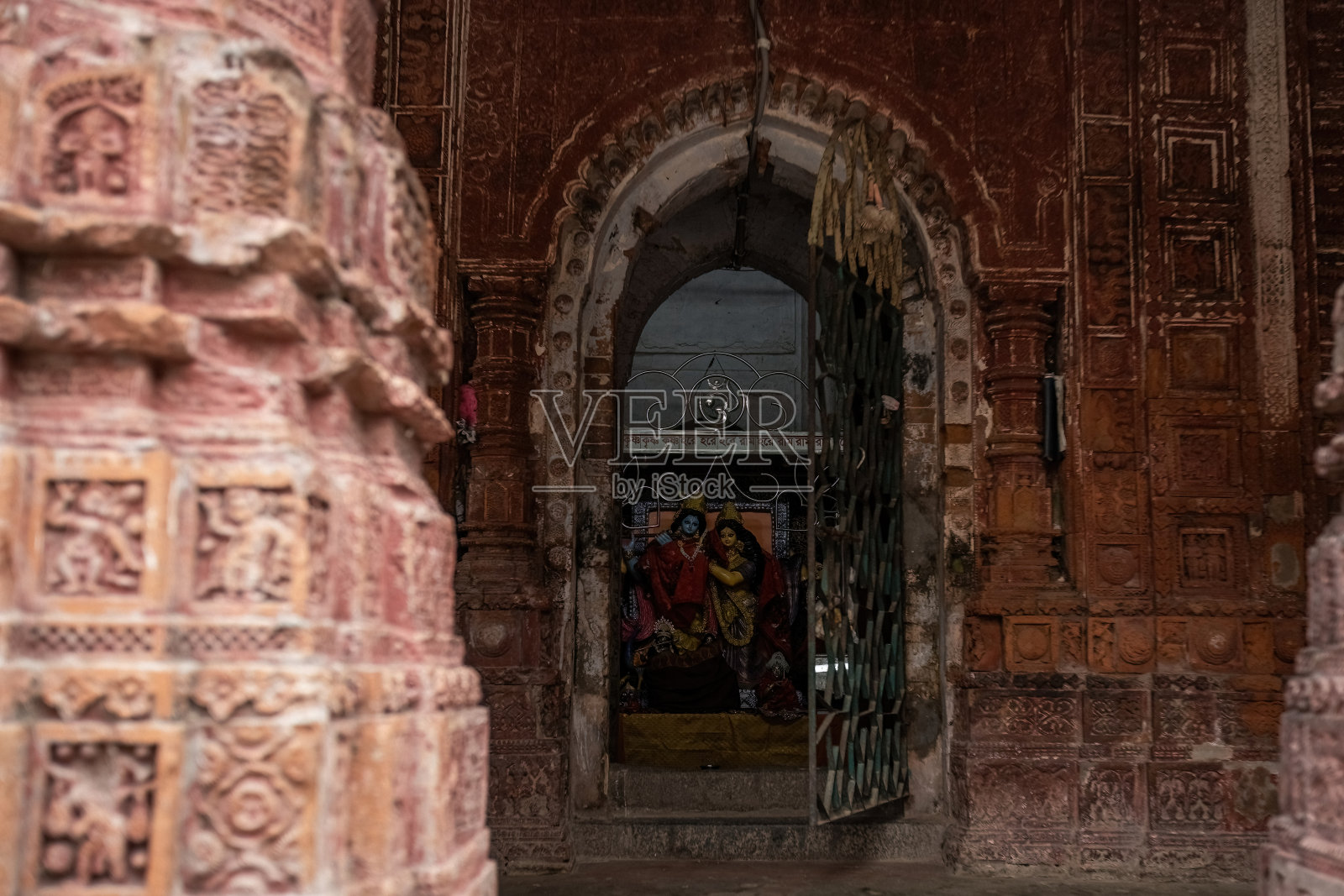 美丽的细节和浮雕,古代印度教的Pancharatna寺庙(寺庙的五颗宝石)在孟加拉国普西亚照片摄影图片