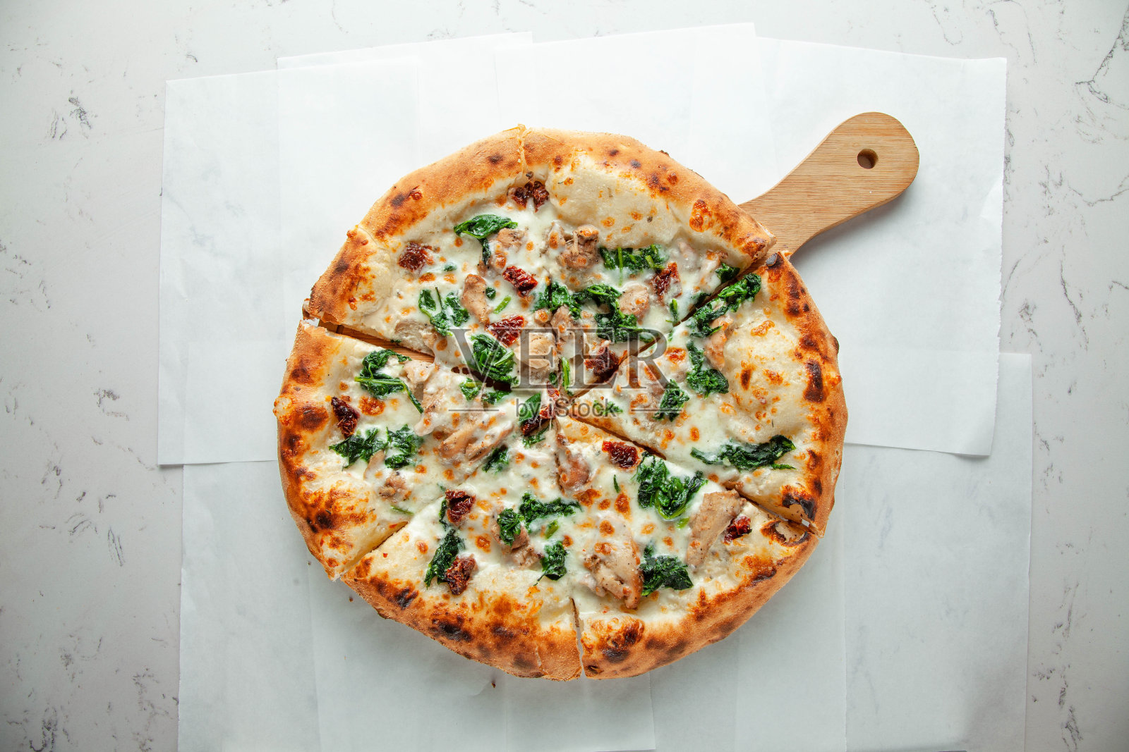 正宗的比萨佛罗伦萨意大利人从那不勒斯-生活方式与人和手。照片摄影图片