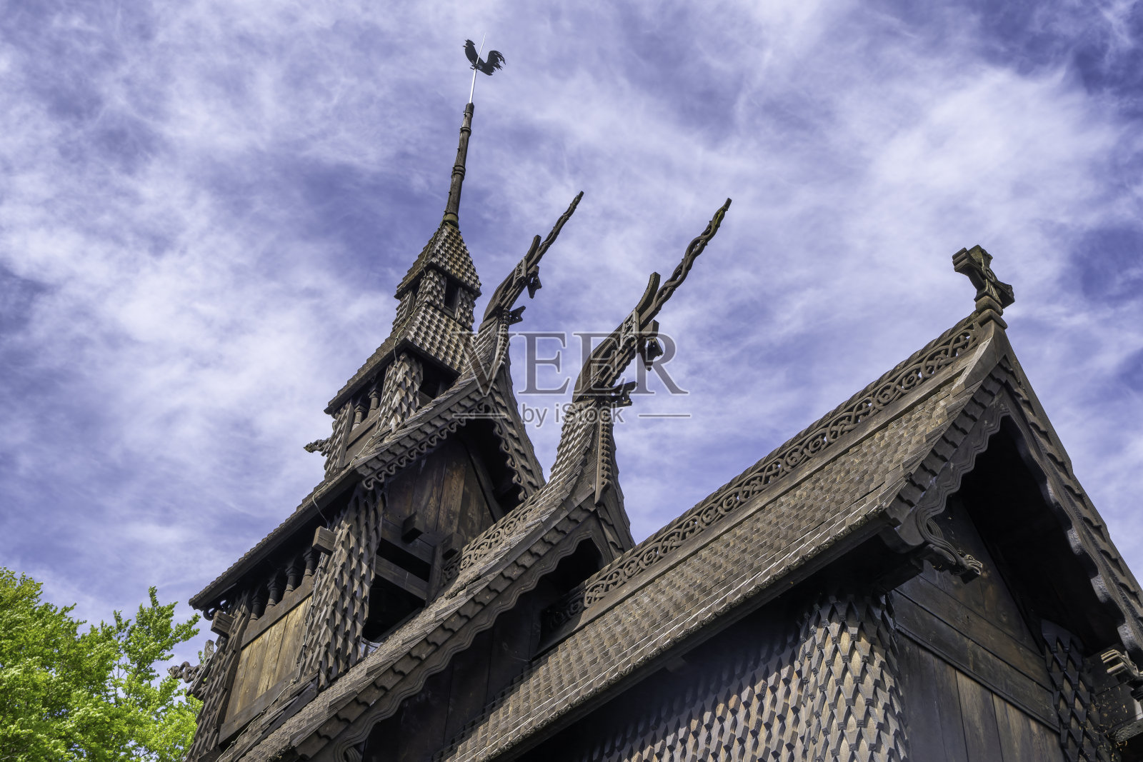 挪威卑尔根的Paradis的Fantoft木板教堂照片摄影图片