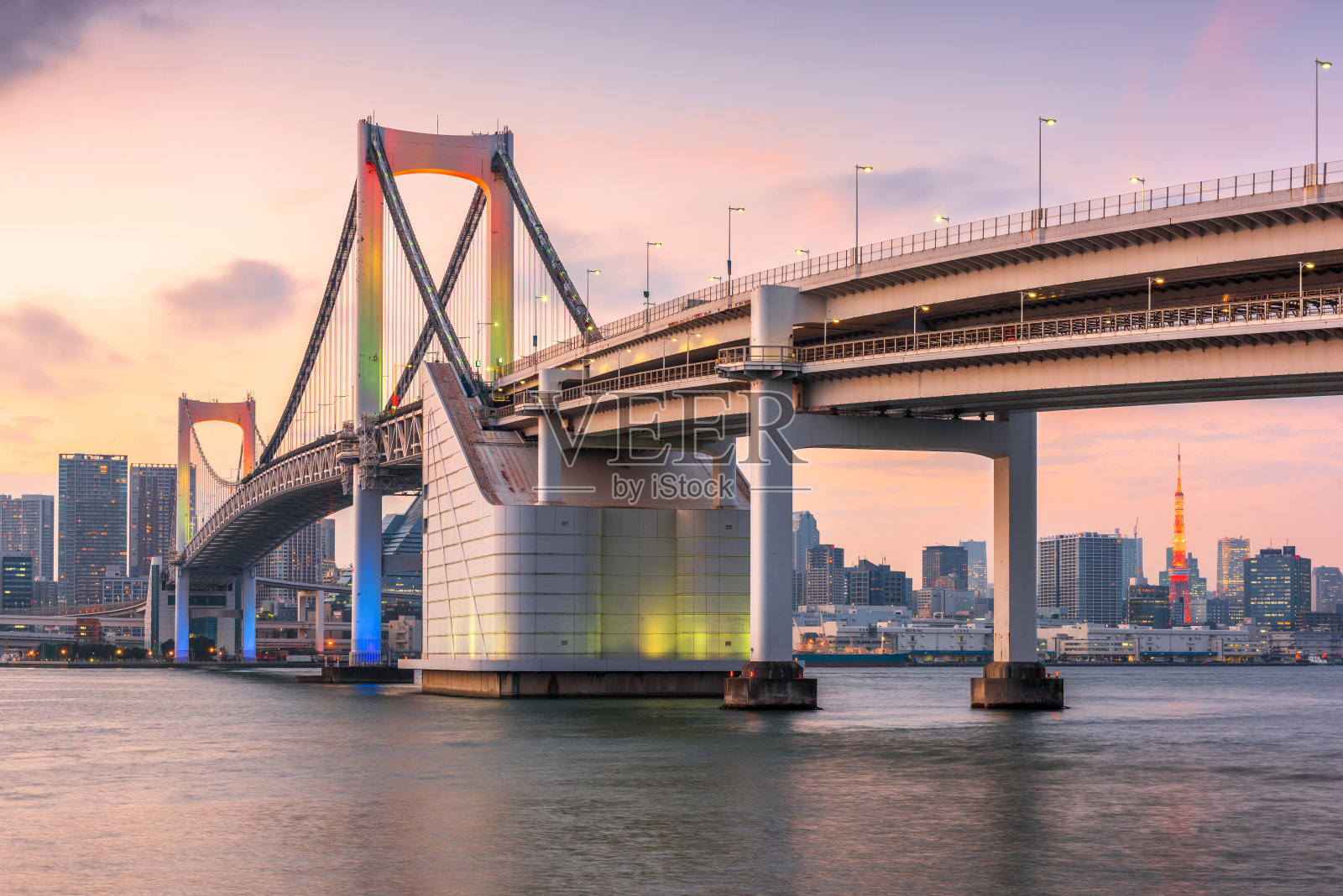 日本东京的彩虹桥照片摄影图片