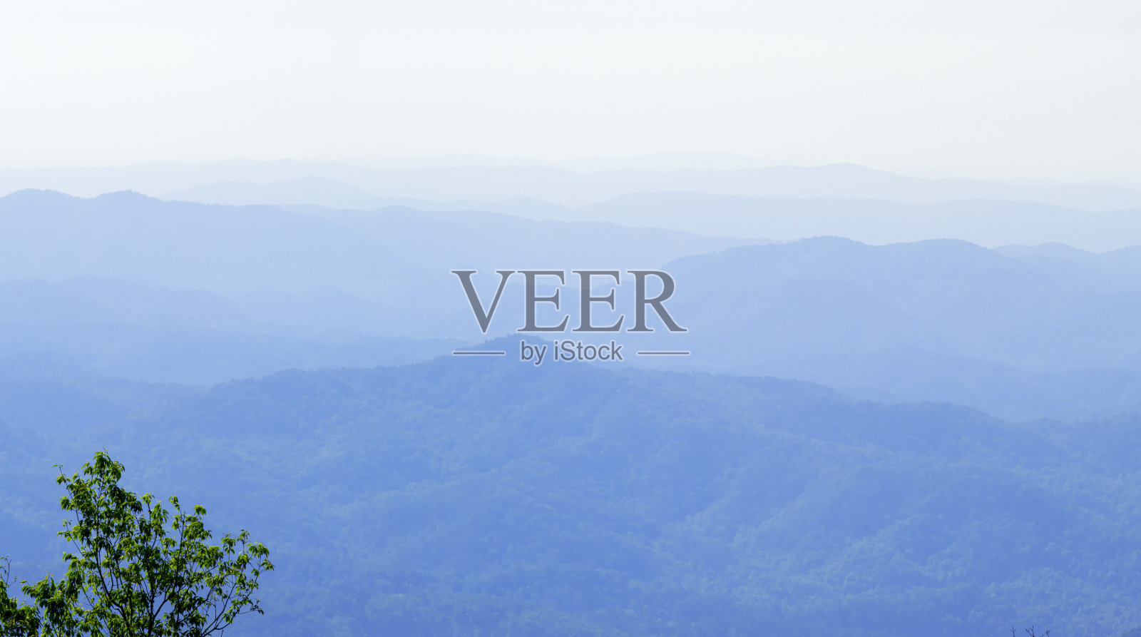 沿着蓝岭公园大道:绿山俯瞰，北卡罗来纳州照片摄影图片