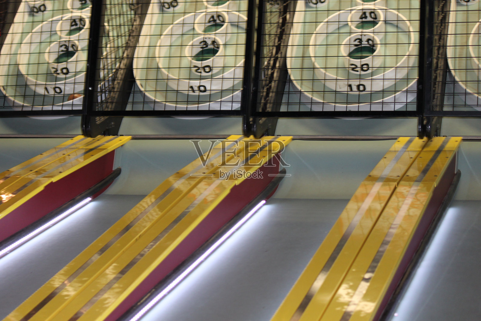 游戏厅娱乐中心游戏滑雪球保龄球照片摄影图片